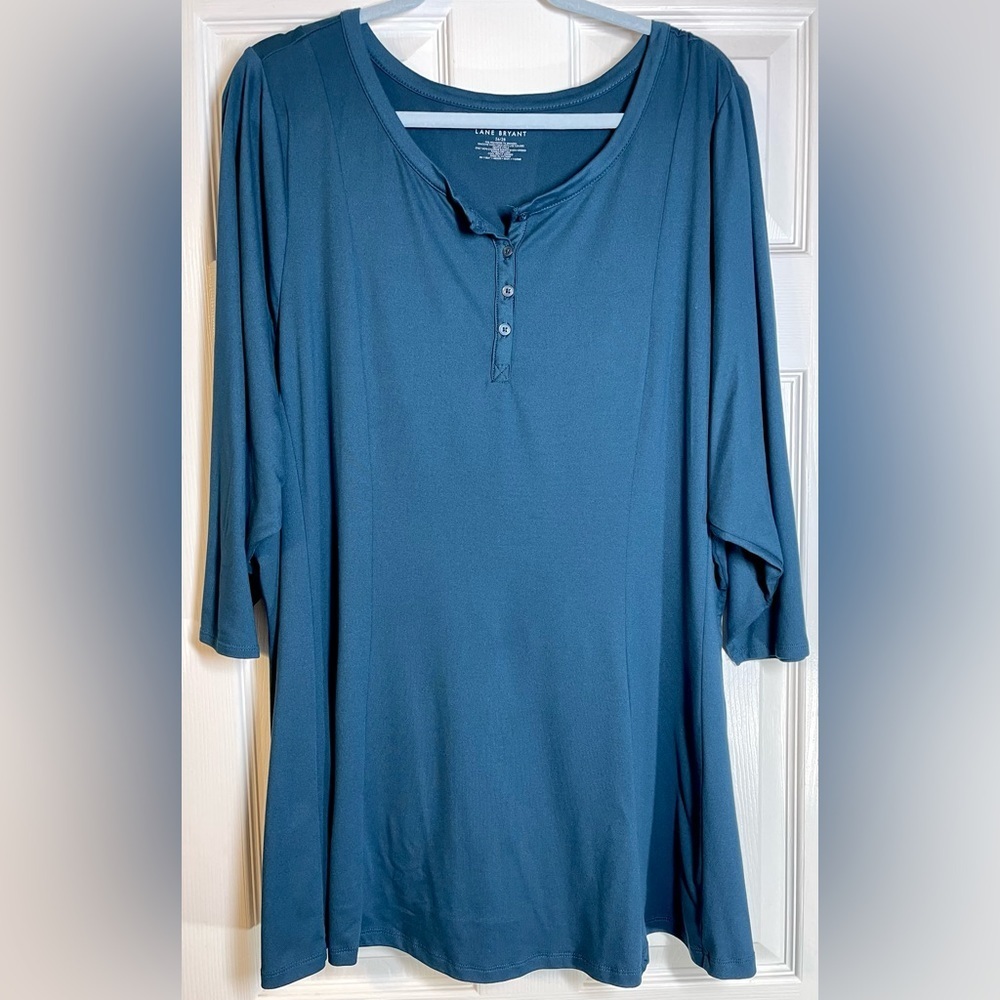 LANE BRYANT Women's Plus Size‎ 3/4" Sleeve Swing
Top Size 26/28